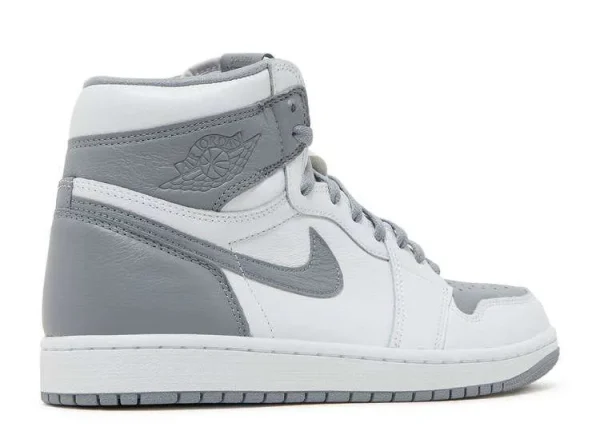AIR JORDAN 1 HIGH 'STEALTH' - Imagen 4