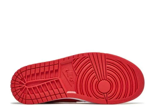 AIR JORDAN 1 MID 'UNIVERSITY RED POMENEGRATE' - Imagen 4