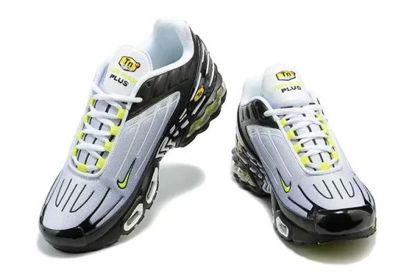 AIR MAX PLUS TN 3 'BLACK GREY VOLT' - Imagen 2