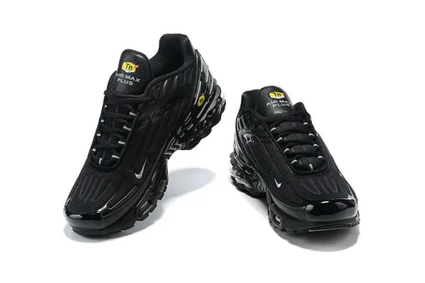 AIR MAX PLUS TN 3 'BLACK METALLIC SILVER' - Imagen 2