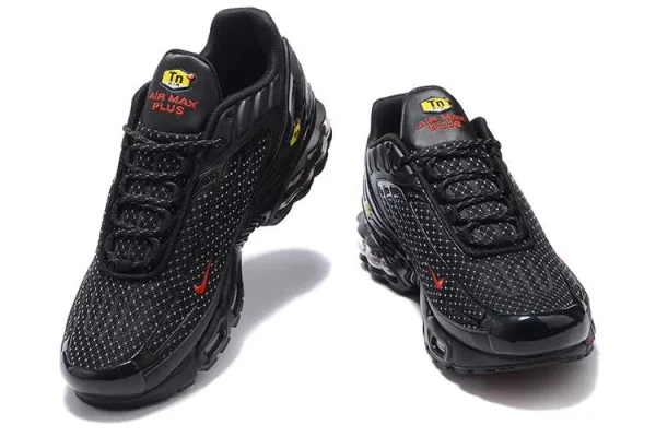 AIR MAX PLUS TN 3 'BLACK RED' - Imagen 3