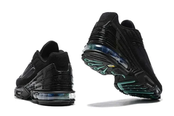 AIR MAX PLUS TN 3 'HALF RAINBOW' - Imagen 3