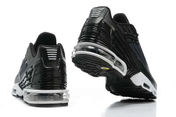 AIR MAX PLUS TN 3 'HALF RED BLACK' - Imagen 3