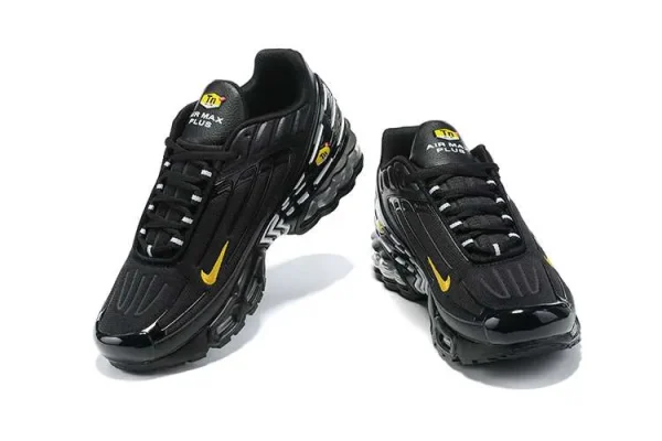 AIR MAX PLUS TN 3 'QUADRUPLE SWOOSH BLACK' - Imagen 4