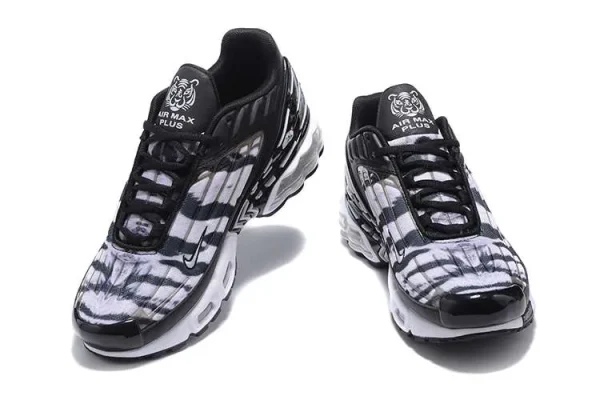 AIR MAX PLUS TN 3 'ZEBRA' - Imagen 2