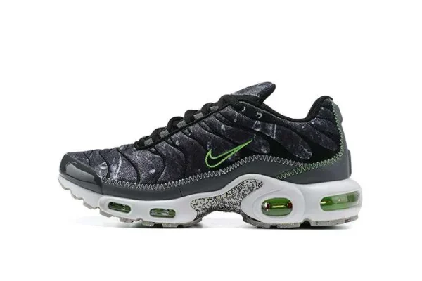 AIR MAX PLUS TN 'CRATER'