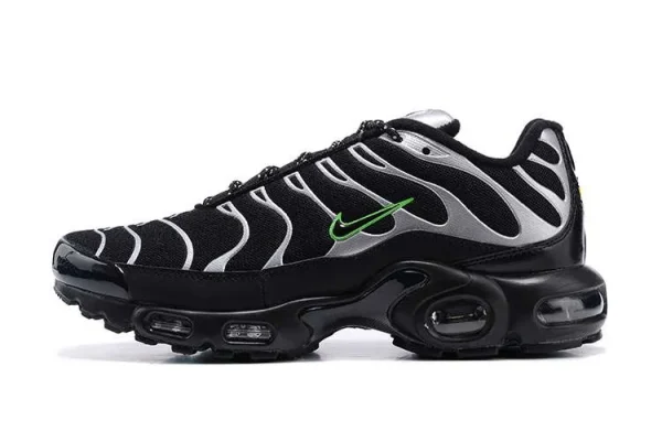 AIR MAX PLUS TN 'METALLIC STRIKE'