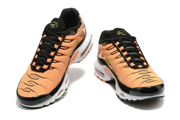 AIR MAX PLUS TN 'ORANGE BLACK' - Imagen 2
