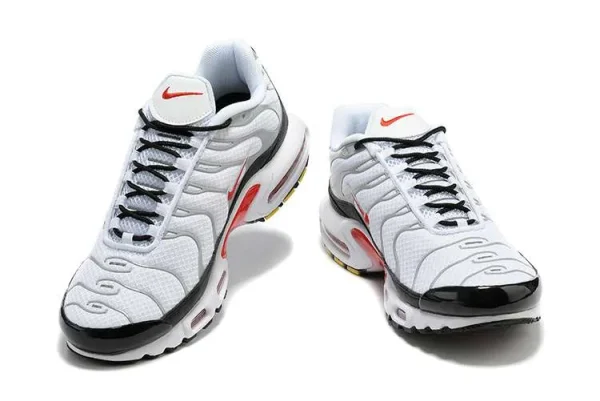 AIR MAX PLUS TN 'PHOTON DUST VARSITY RED' - Imagen 2