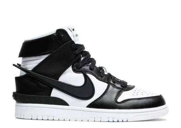SB DUNK HIGH AMBUSH 'BLACK'