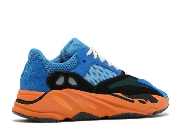 YEEZY BOOST 700 'BRIGHT BLUE' - Imagen 3